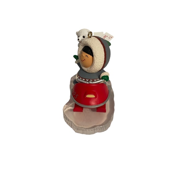 Hallmark Frosty Friends 1995 Christmas Ornament Eskimo & Polar Bear Snowmobiling - Picture 4 of 7